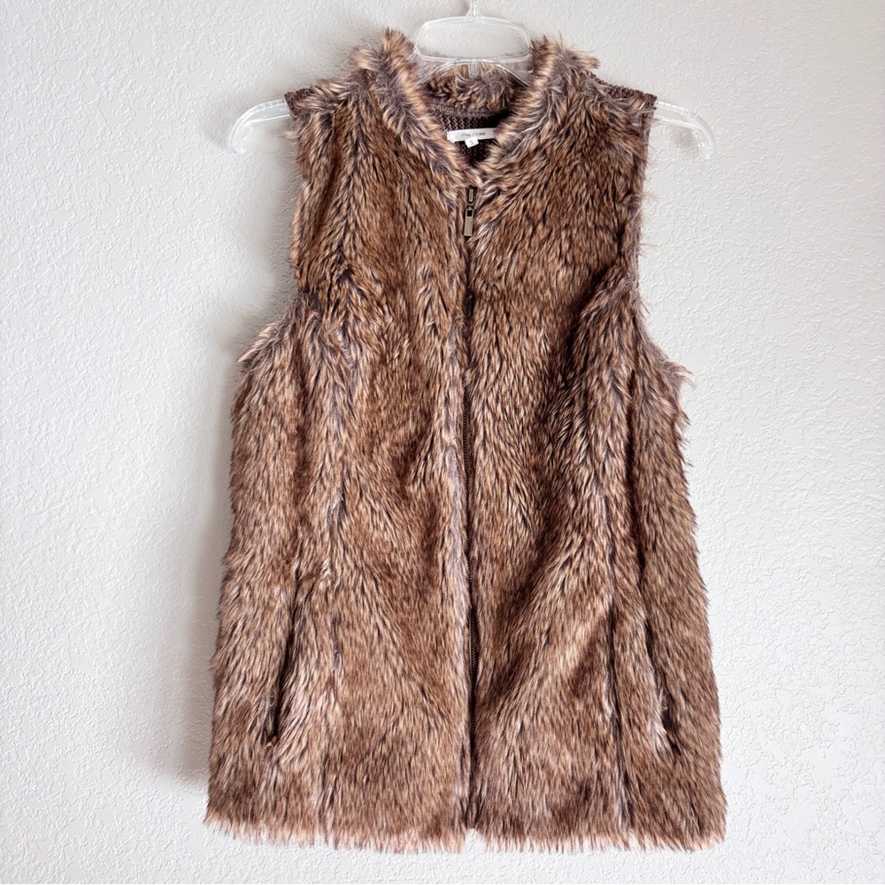 Chic streetwear Maurices Faux Fur Brown Vest Women’s S with 2 front pockets